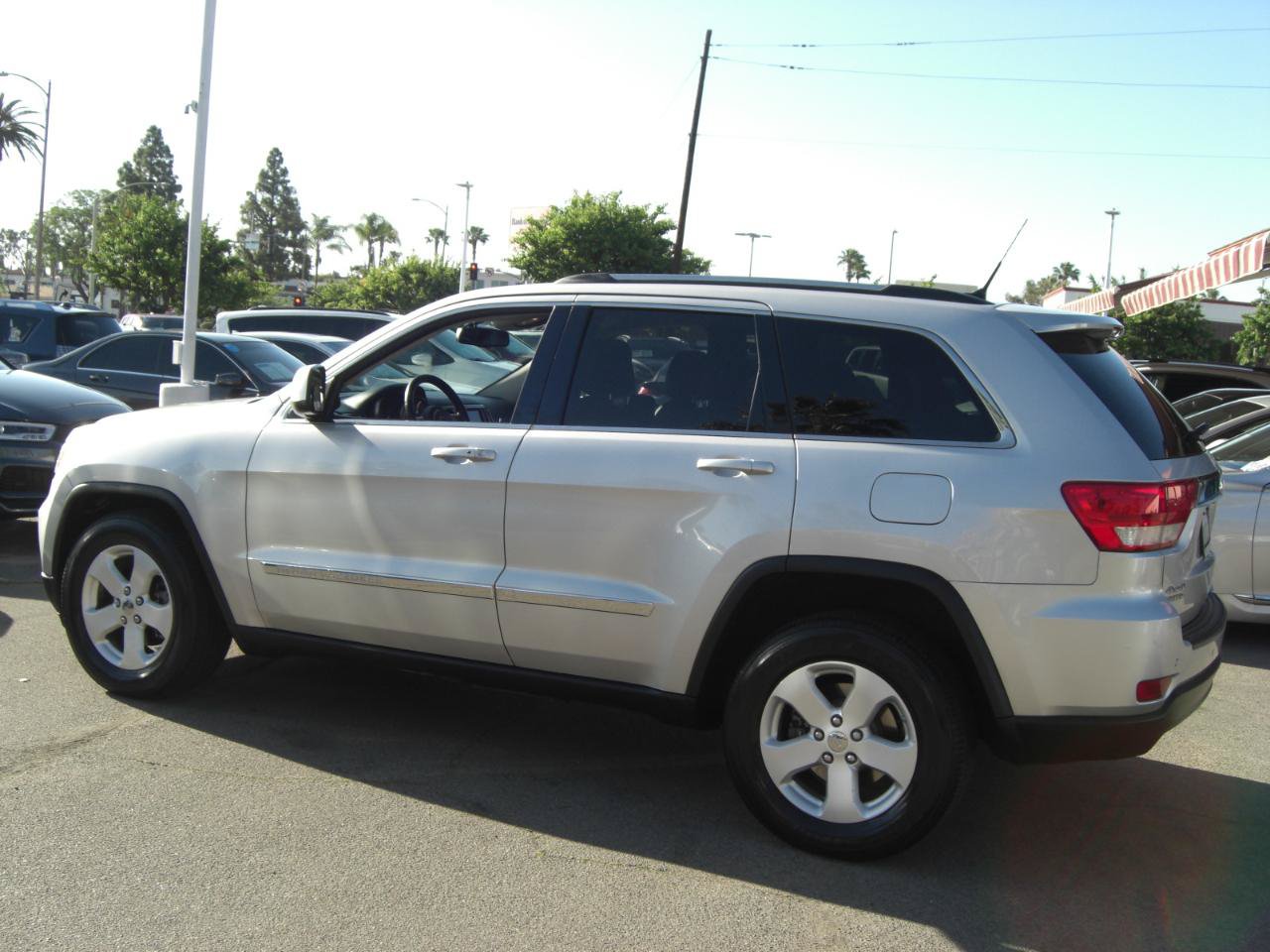 Used 2011 Jeep Grand Cherokee Laredo AWD/4WD image 10