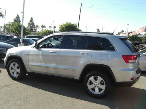Used 2011 Jeep Grand Cherokee Laredo image 10
