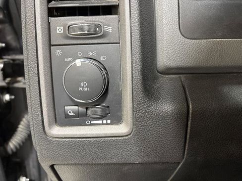 Used 2019 RAM 1500 Express image 17