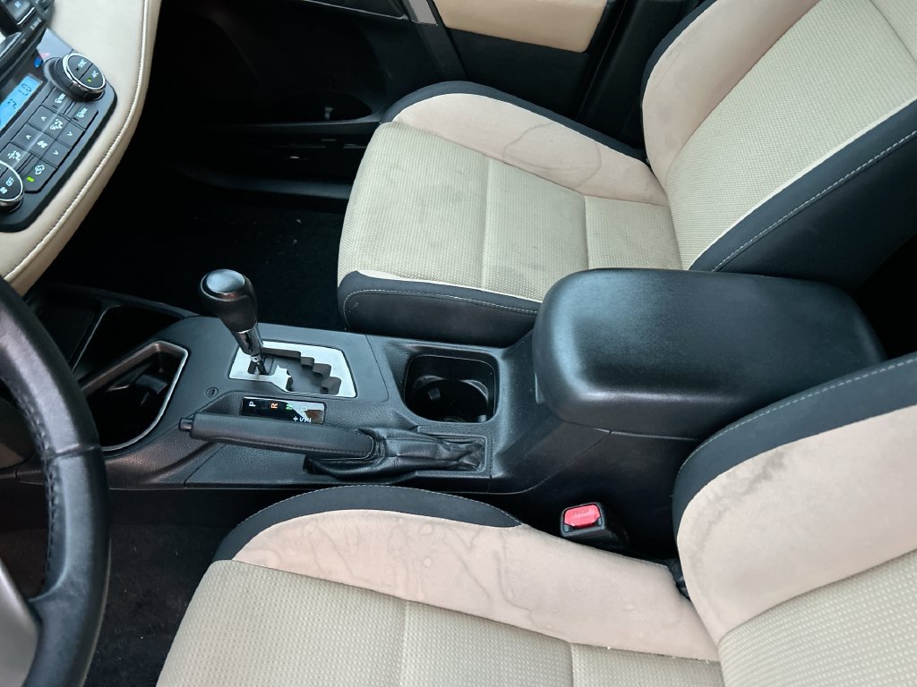 Used 2018 Toyota RAV4 XLE FWD image 27