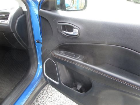 Used 2018 Jeep Compass Latitude w/ Popular Equipment Group image 10