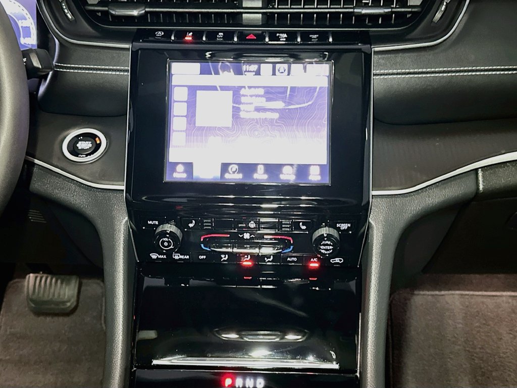 Certified 2023 Jeep Grand Cherokee Altitude RWD image 12