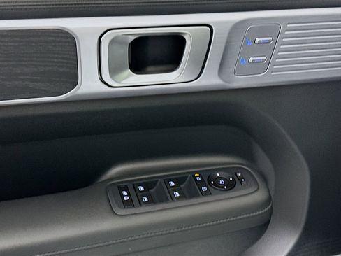 Used 2025 Hyundai Santa Fe Limited image 15