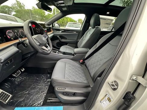 New 2026 Volkswagen Tiguan SEL R-Line AWD/4WD image 21