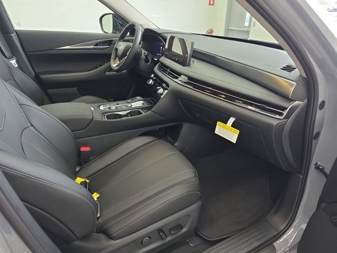 Certified 2026 INFINITI QX60 Luxe w/ Cargo Package AWD/4WD image 9