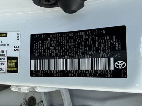 Used 2024 Toyota Corolla LE image 32