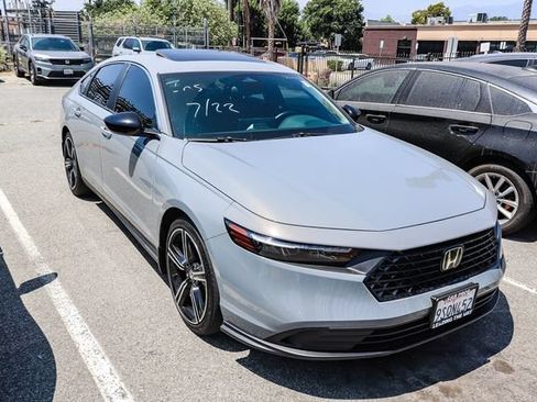 Used 2025 Honda Accord Sport image 2