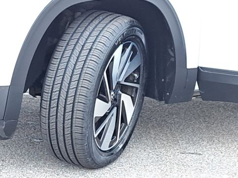 Used 2024 Volkswagen Atlas SE image 31