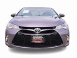 Used 2017 Toyota Camry SE image 3