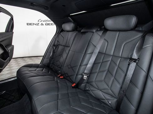 Used 2025 BMW 760i xDrive w/ Executive Package AWD/4WD image 38