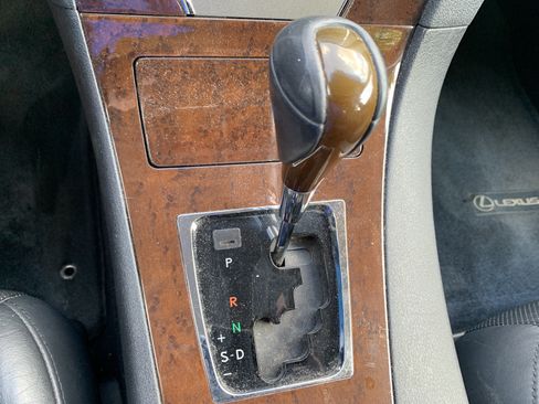 Used 2010 Lexus ES 350 w/ Preferred Accessory Package FWD image 24