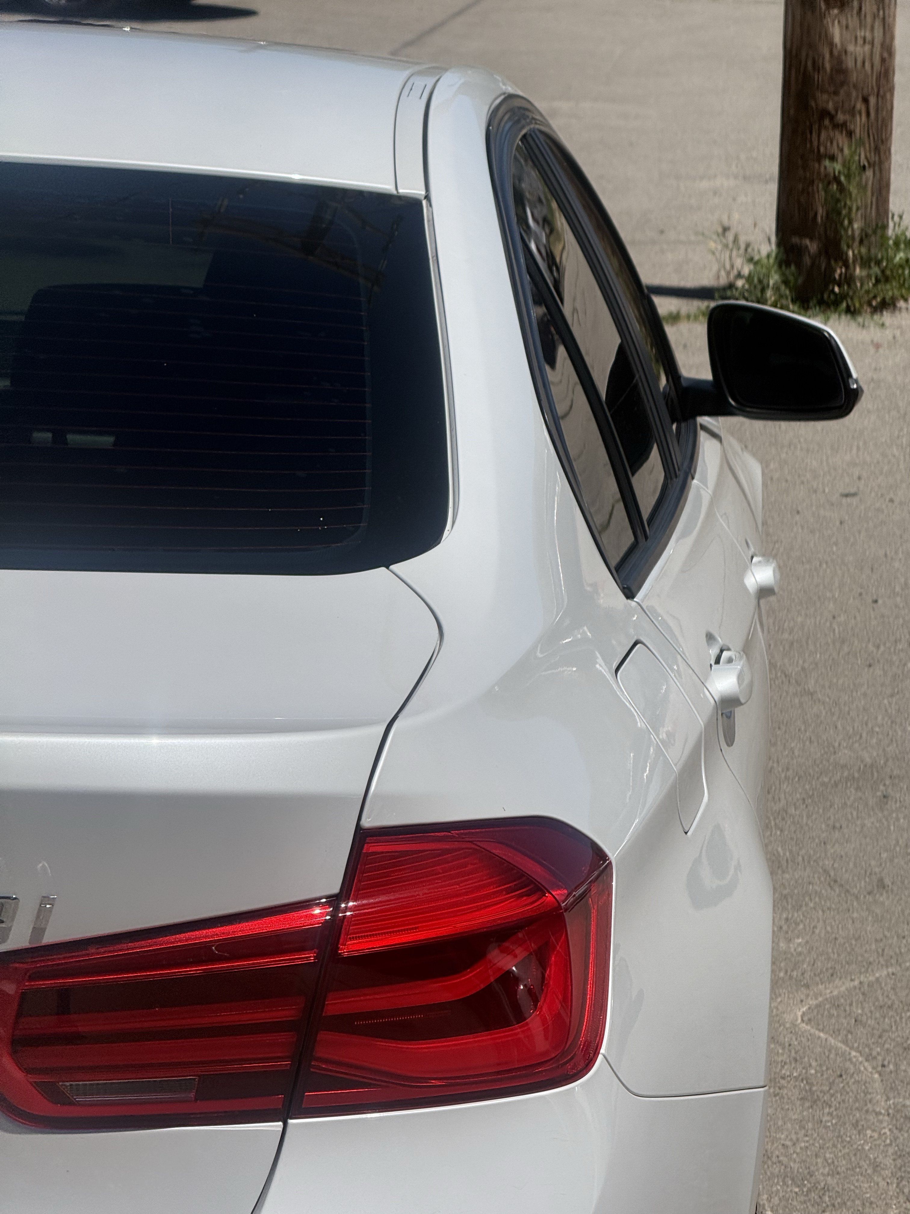 Used 2018 BMW 320i Sedan RWD image 16