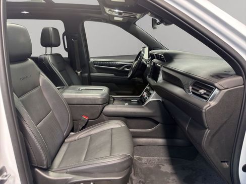 Used 2022 GMC Yukon XL Denali image 21