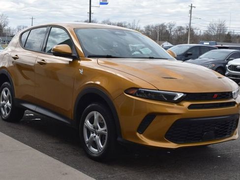 Used 2024 Dodge Hornet GT w/ Cold Weather Group AWD/4WD image 11