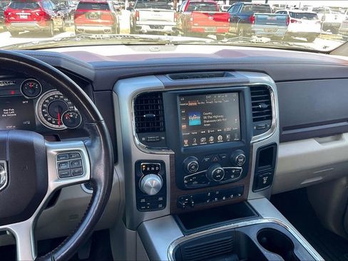 Used 2017 RAM 1500 Laramie w/ Convenience Group AWD/4WD image 9