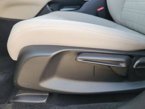 Used 2023 Honda HR-V LX image 25