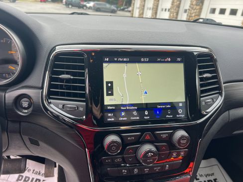 Used 2022 Jeep Grand Cherokee Laredo E w/ Security & Convenience Group image 17