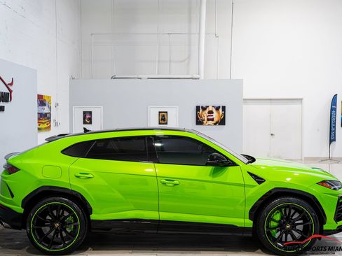 Used 2022 Lamborghini Urus AWD/4WD image 21