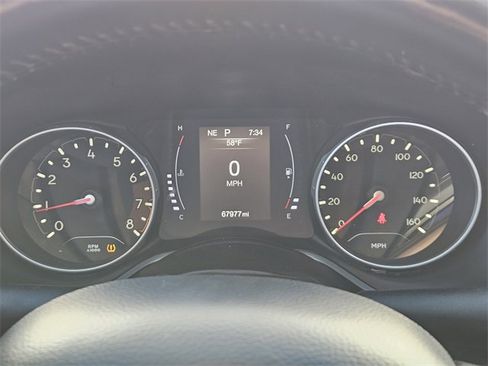 Used 2020 Jeep Compass Latitude image 16