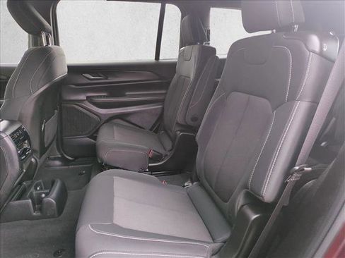 Used 2024 Jeep Grand Cherokee L Laredo RWD image 20