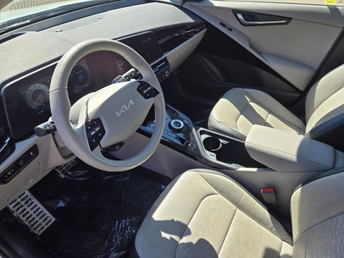 Used 2023 Kia Niro Wave image 11