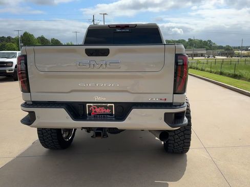 Used 2026 GMC Sierra 2500 AT4 w/ AT4 Premium Plus Package AWD/4WD image 7