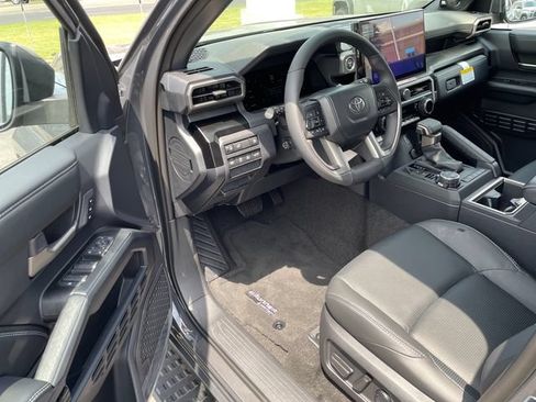 Used 2026 Toyota 4Runner Limited AWD/4WD image 5