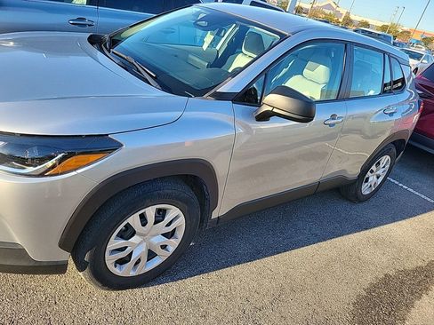 Used 2023 Toyota Corolla Cross L image 2