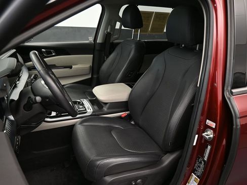 Used 2024 Kia Carnival SX Prestige image 38