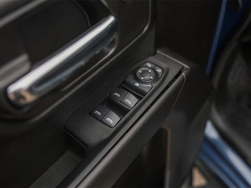 Used 2025 Chevrolet Silverado 2500 Custom w/ Custom Convenience Package image 24