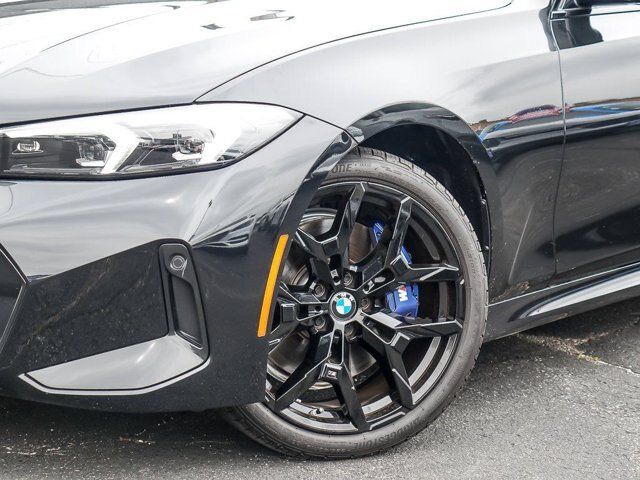 Used 2025 BMW 330i Sedan w/ M Sport Package RWD image 4