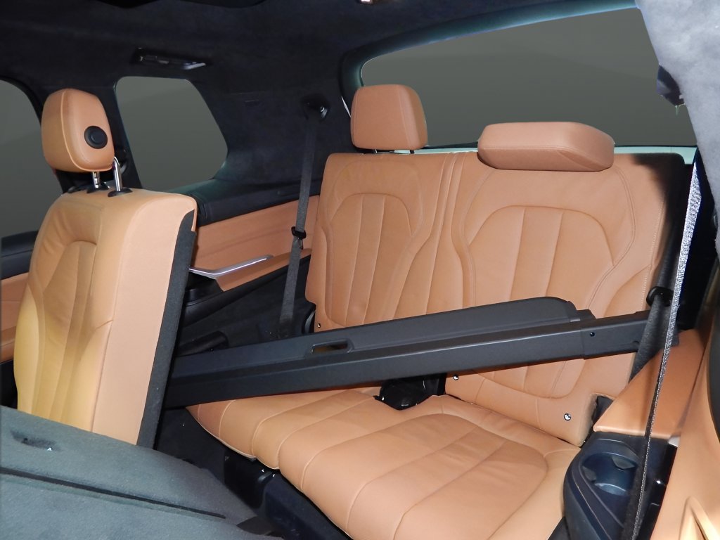 Used 2022 BMW X7 xDrive40i w/ Premium Excellence Package AWD/4WD image 29