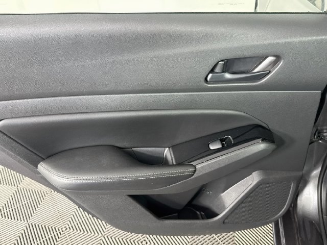 Used 2023 Nissan Altima 2.5 SV FWD image 23