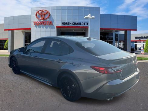 Used 2025 Toyota Camry SE FWD image 4