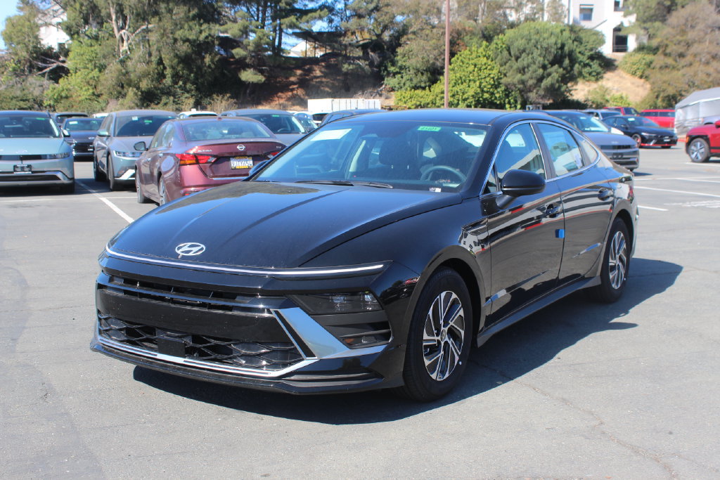 New 2026 Hyundai Sonata Blue FWD image 3