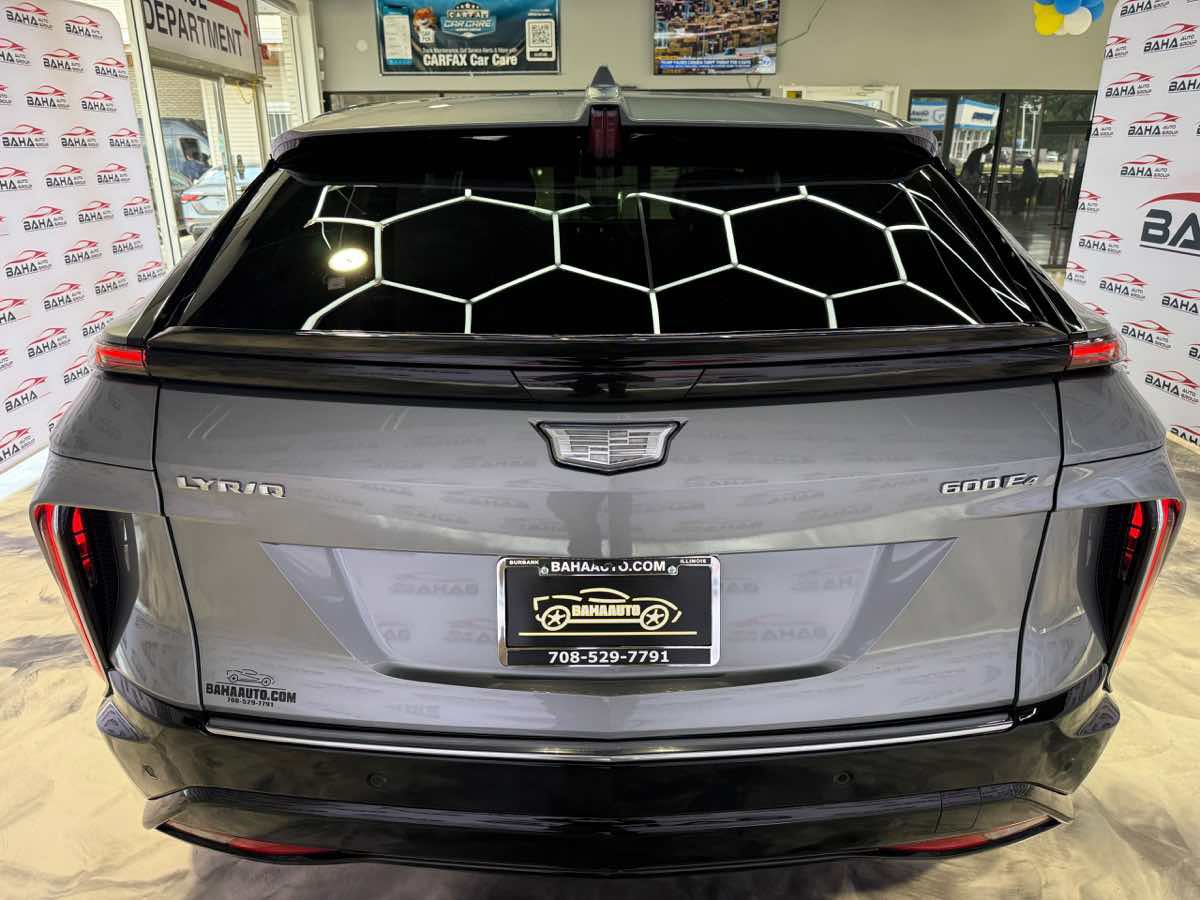 Used 2024 Cadillac Lyriq Tech AWD/4WD image 8