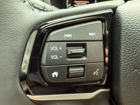 Used 2025 Honda Odyssey Touring image 32