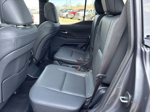 Used 2025 Lexus GX 550 image 17