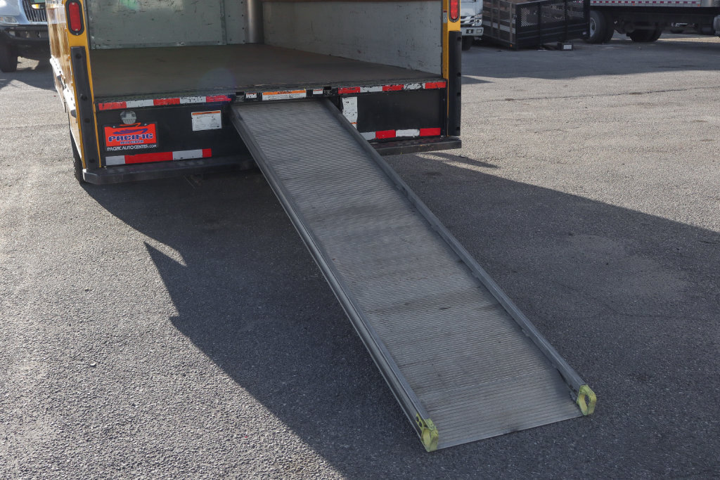 Used 2022 Ford E-350 and Econoline 350 Super Duty RWD image 9