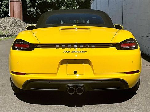 Certified 2024 Porsche 718 Boxster RWD image 9