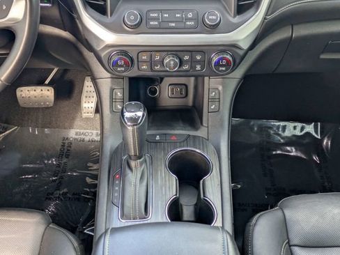 Used 2019 GMC Acadia SLT w/ Black Edition image 19