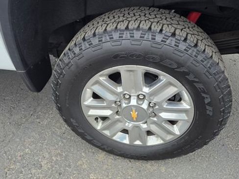 Used 2025 Chevrolet Silverado 2500 High Country w/ Technology Package image 12