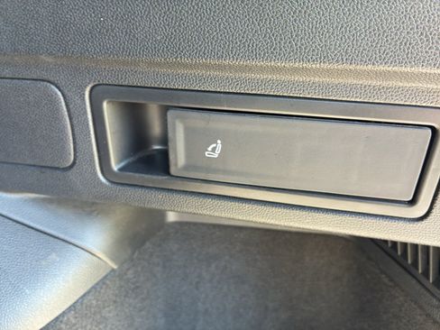 Used 2022 Volkswagen Tiguan SE R-Line FWD image 52