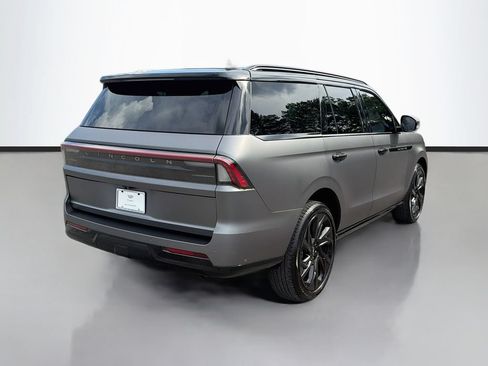 Used 2025 Lincoln Navigator Black Label AWD/4WD image 5
