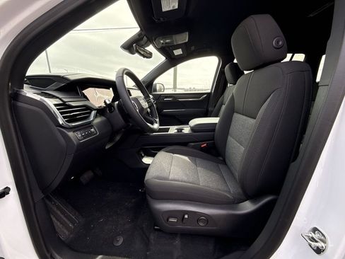 New 2026 GMC Acadia Elevation image 13