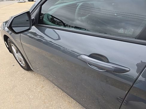 Used 2025 Hyundai Elantra SE FWD image 26