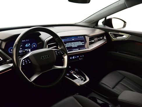 Used 2023 Audi Q4 e-tron Premium Plus w/ Premium Plus image 27