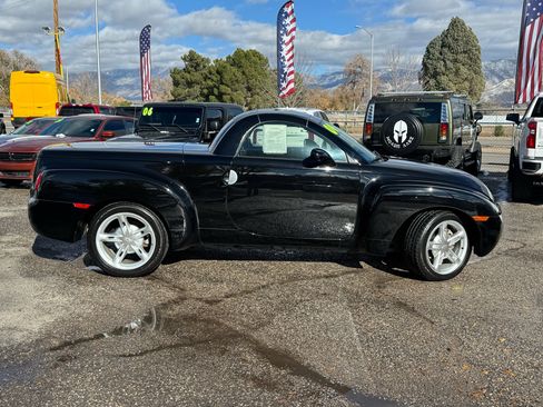 Used 2004 Chevrolet SSR w/ Preferred Equipment Group image 6