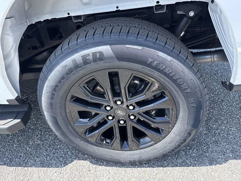 Used 2024 Ford F150 Lariat w/ Equipment Group 502A High AWD/4WD image 18