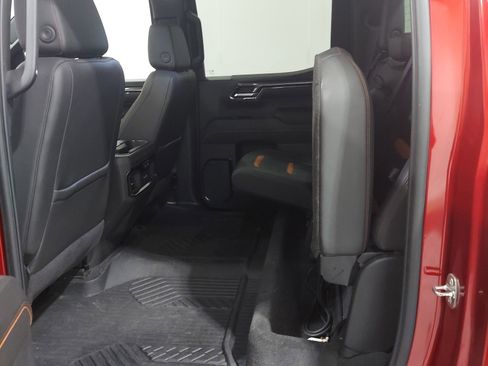 Used 2022 GMC Sierra 1500 AT4 w/ AT4 Preferred Package AWD/4WD image 17